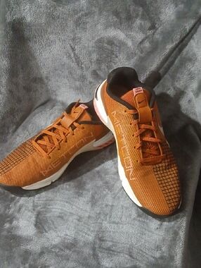 WomensRust Orange Performance Knit Sneakers Metcon 8